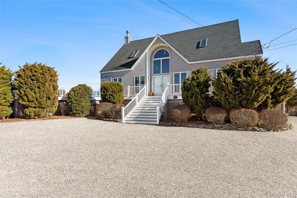 8 Dune Lane Westhampton Dunes, NY 11978
