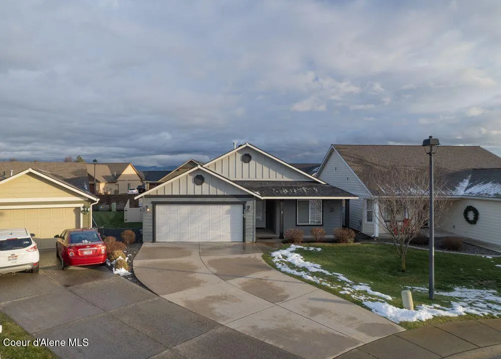 7942 W KAYAK COURT Rathdrum, ID 83858