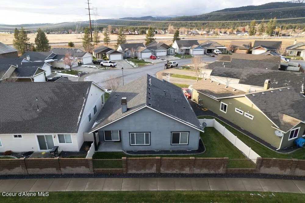 7942 W KAYAK COURT Rathdrum, ID 83858
