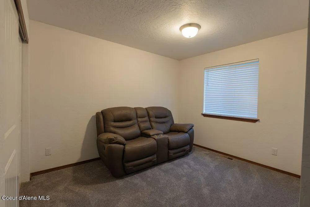 7942 W KAYAK COURT Rathdrum, ID 83858