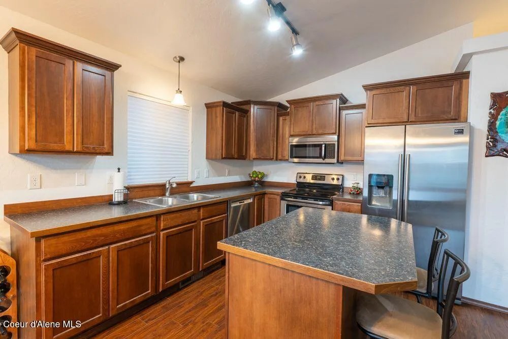 7942 W KAYAK COURT Rathdrum, ID 83858