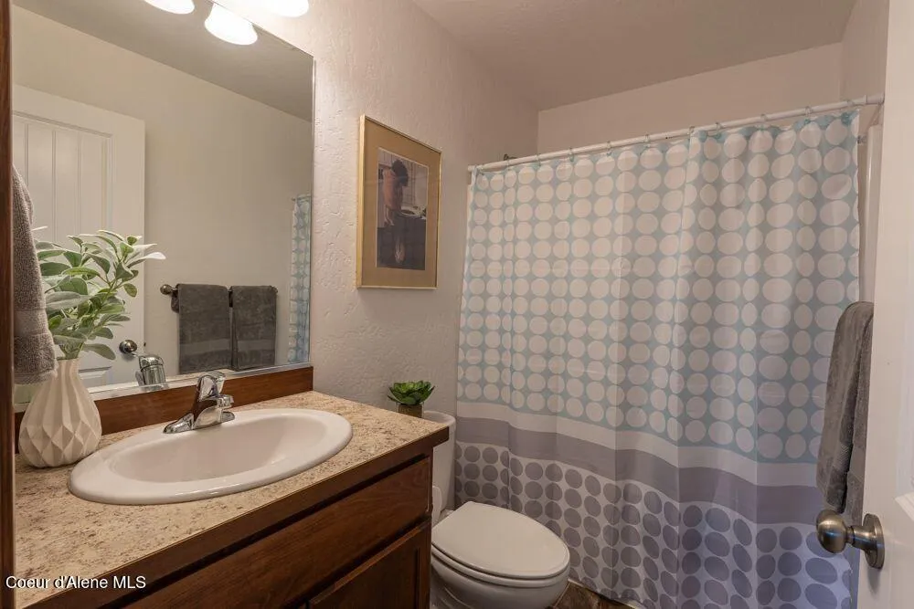 7942 W KAYAK COURT Rathdrum, ID 83858