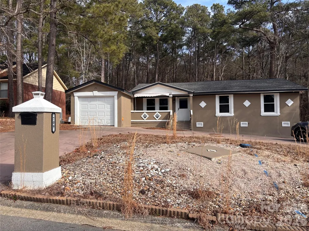 709 Meadowlake Drive