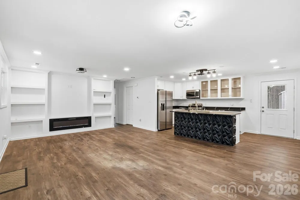 704 W Border Street Dallas, NC 28034