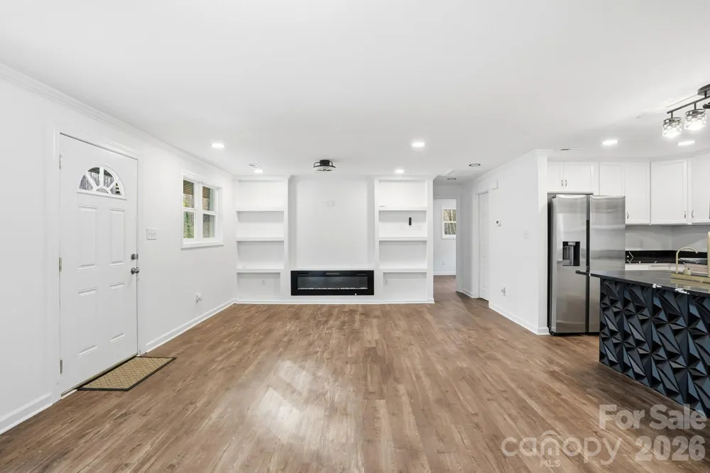 704 W Border Street Dallas, NC 28034