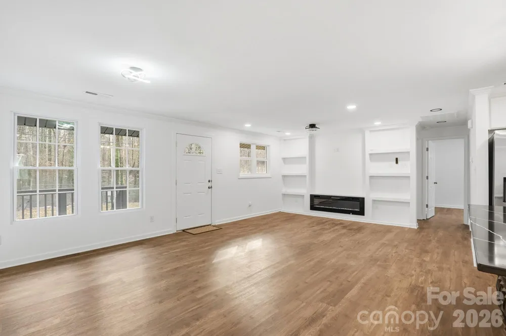704 W Border Street Dallas, NC 28034
