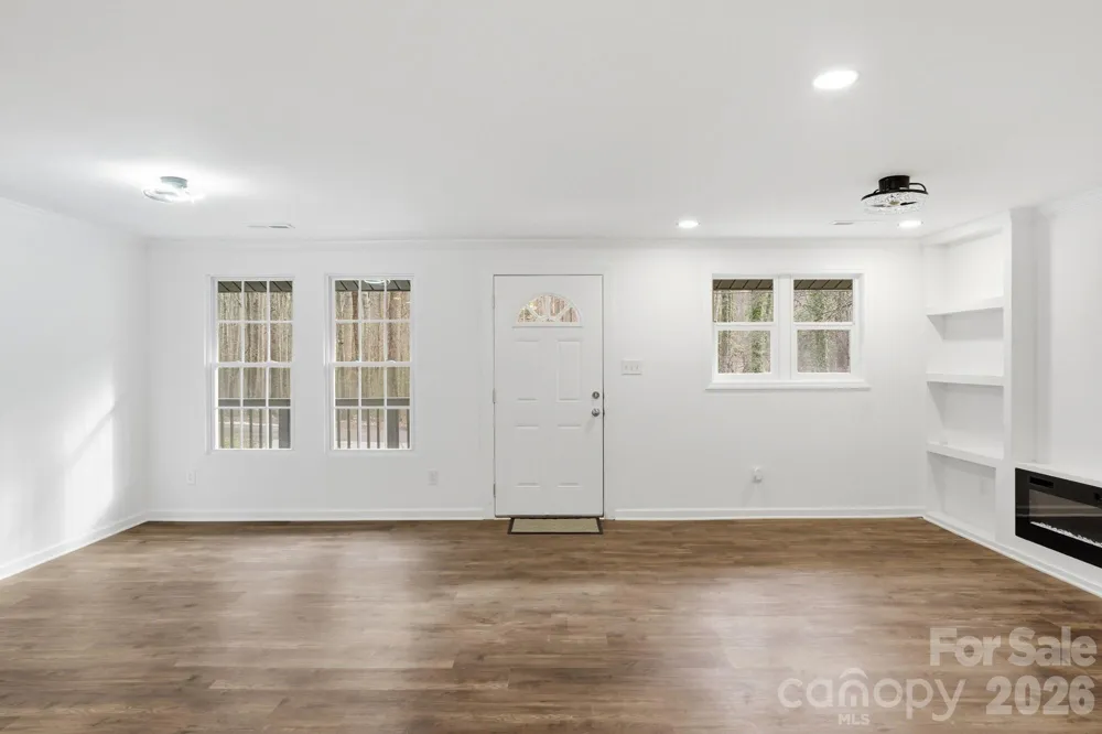 704 W Border Street Dallas, NC 28034