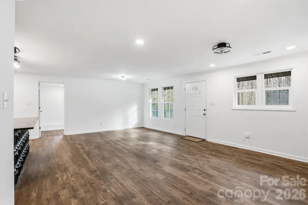 704 W Border Street Dallas, NC 28034