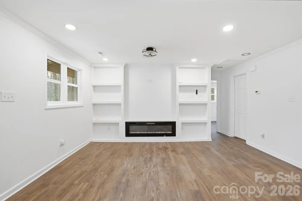 704 W Border Street Dallas, NC 28034
