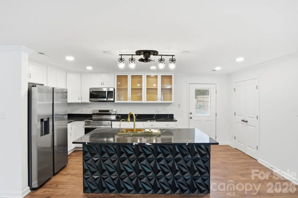 704 W Border Street Dallas, NC 28034