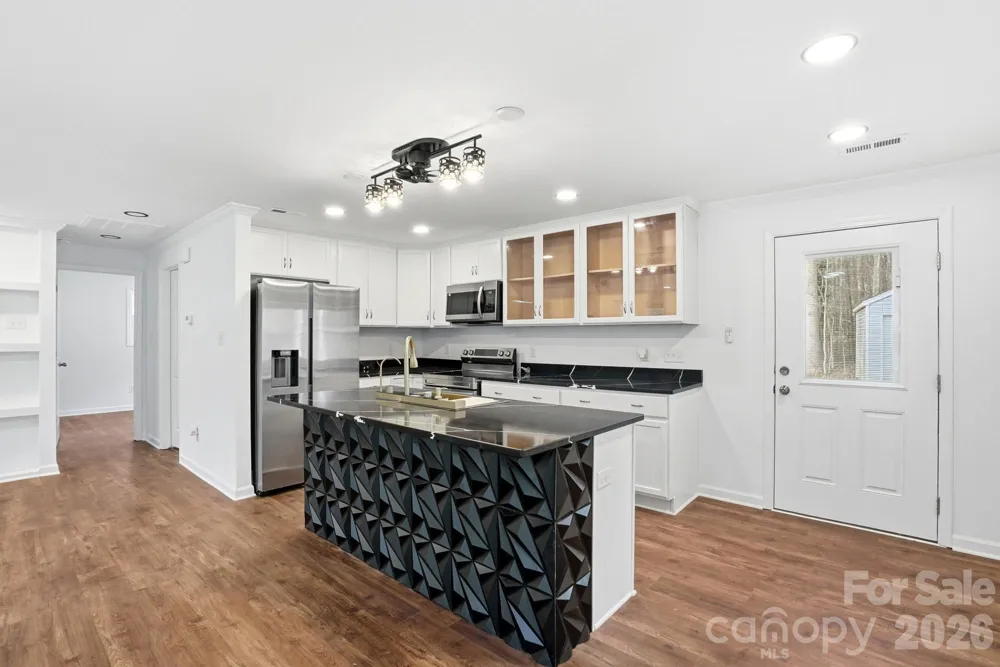 704 W Border Street Dallas, NC 28034