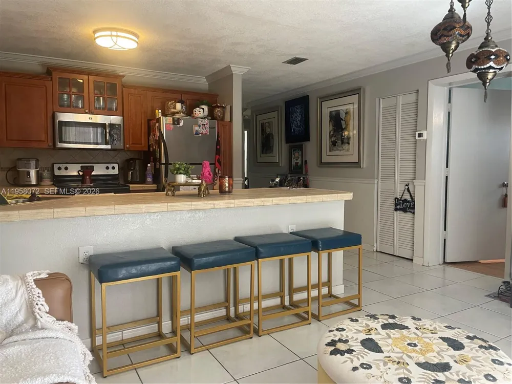 8851 NW 119th St #6102 Hialeah Gardens, FL 33018