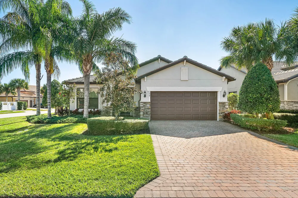 194 SE Courances Drive