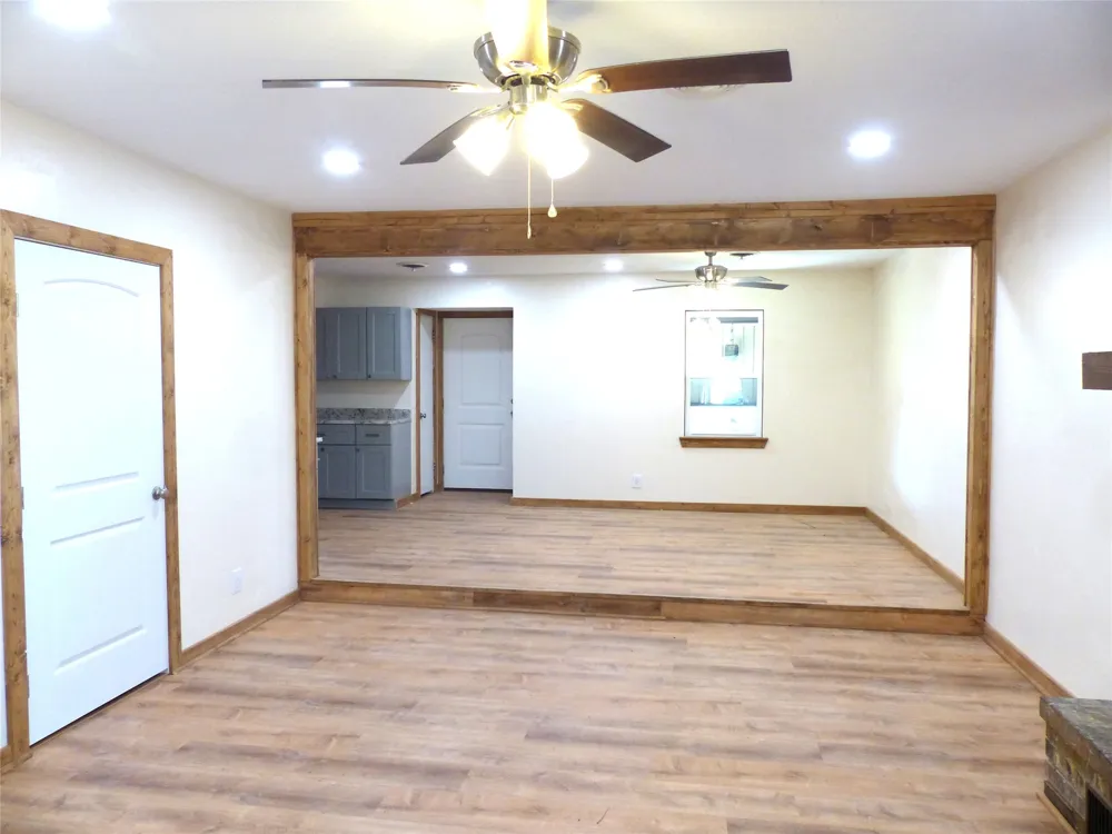 1922 S Pine Brady, TX 76825