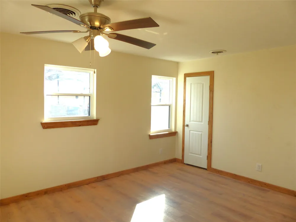 1922 S Pine Brady, TX 76825