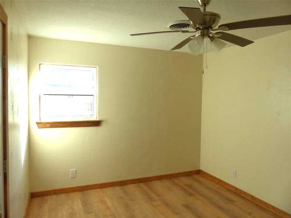 1922 S Pine Brady, TX 76825