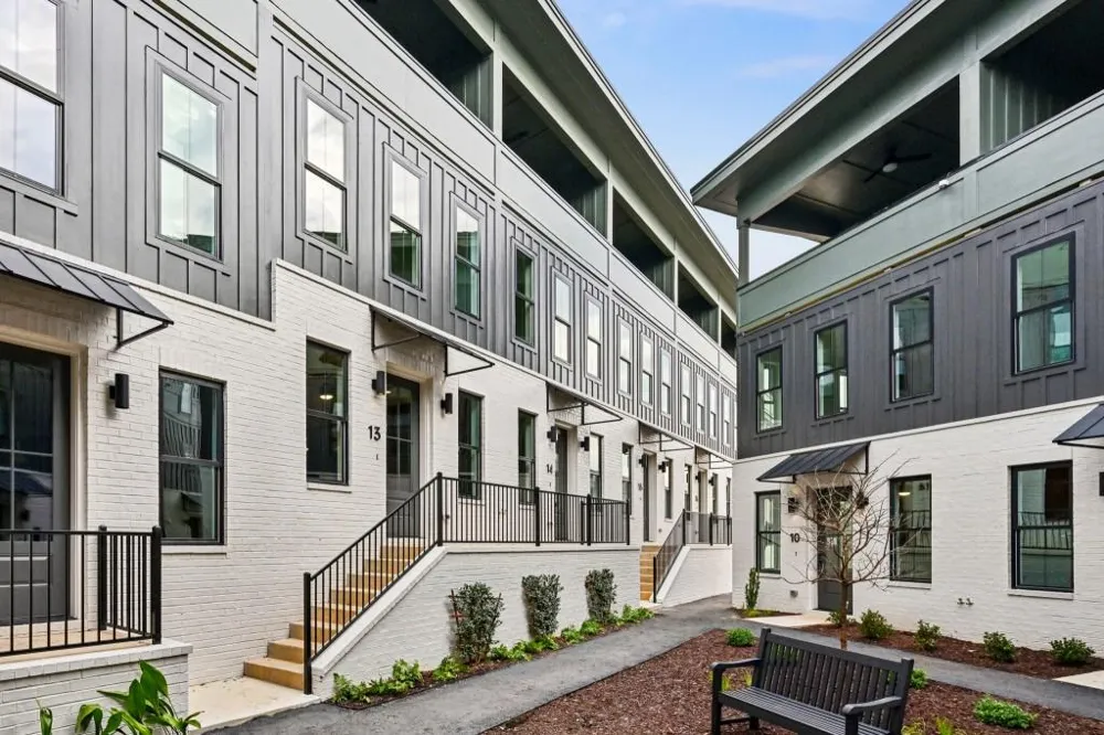 1160 Boulevard SE #13