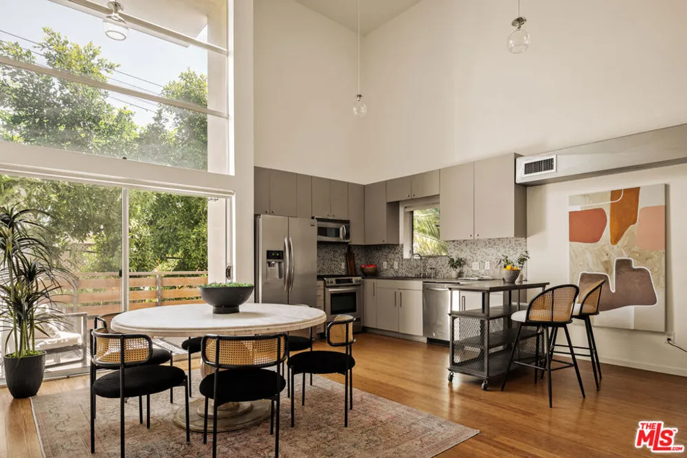 7062 Hawthorn Avenue #103