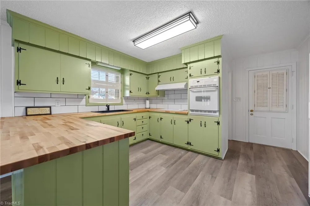 2969 Piney Mountain Road Walnut Cove, NC 27052