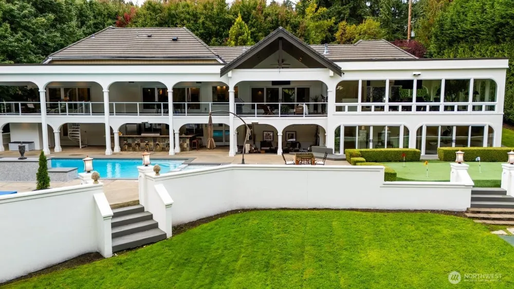 3026 140th Avenue NE Bellevue, WA 98005