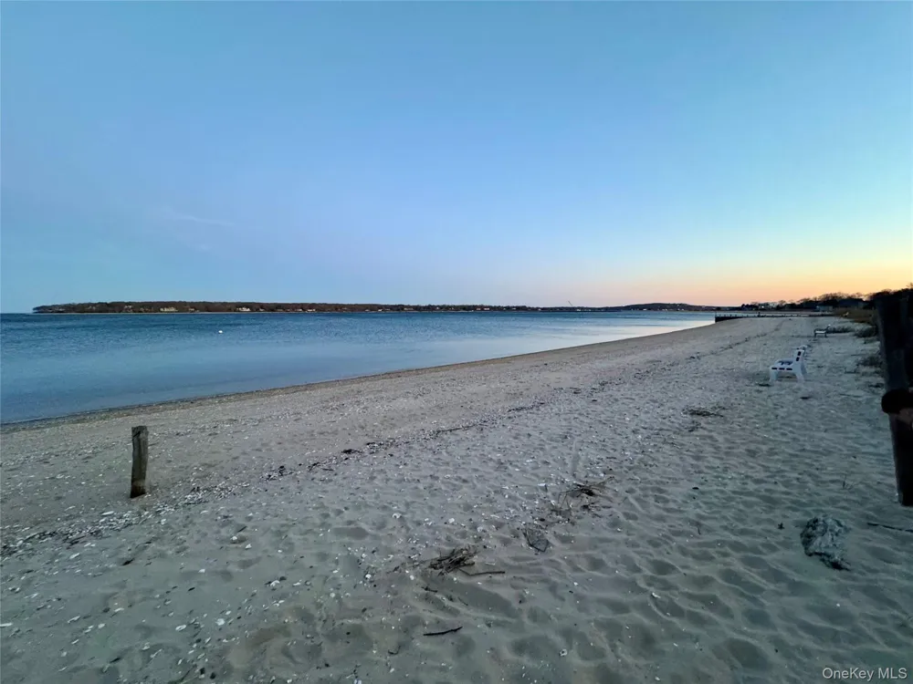 1510 Maple Lane Greenport, NY 11944