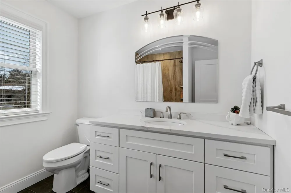 1510 Maple Lane Greenport, NY 11944
