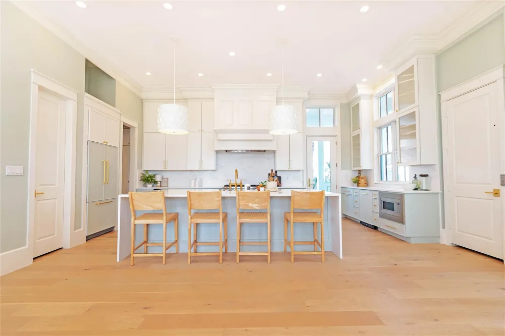 11610 Beachside Galveston, TX 77554