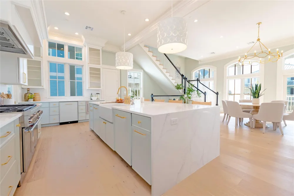 11610 Beachside Galveston, TX 77554