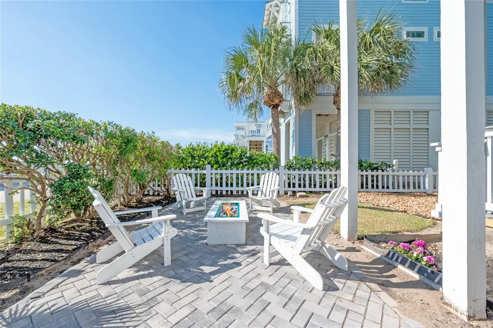 11610 Beachside Galveston, TX 77554