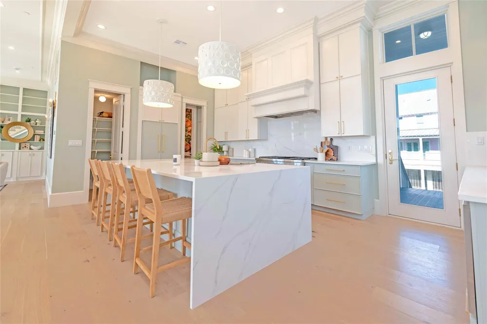 11610 Beachside Galveston, TX 77554