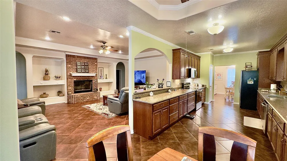 6161 County Road 3385 Lovelady, TX 75851