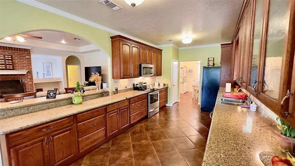 6161 County Road 3385 Lovelady, TX 75851