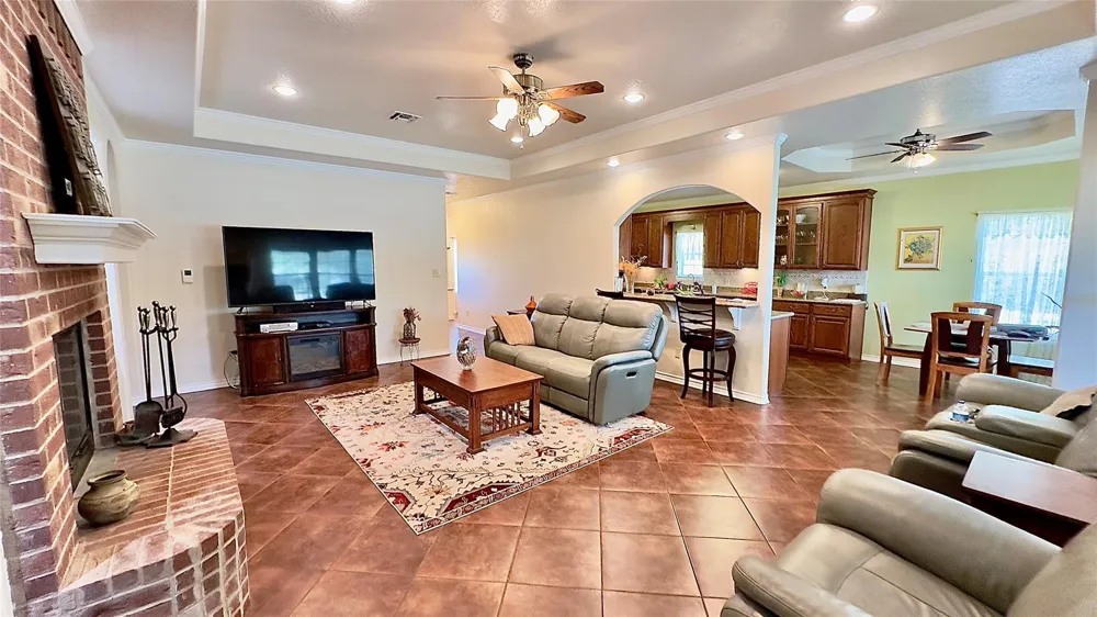 6161 County Road 3385 Lovelady, TX 75851