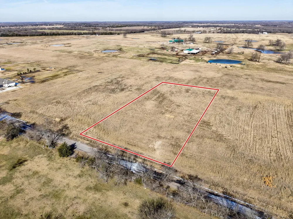 768 County Road 1021 Wolfe City, TX 75496