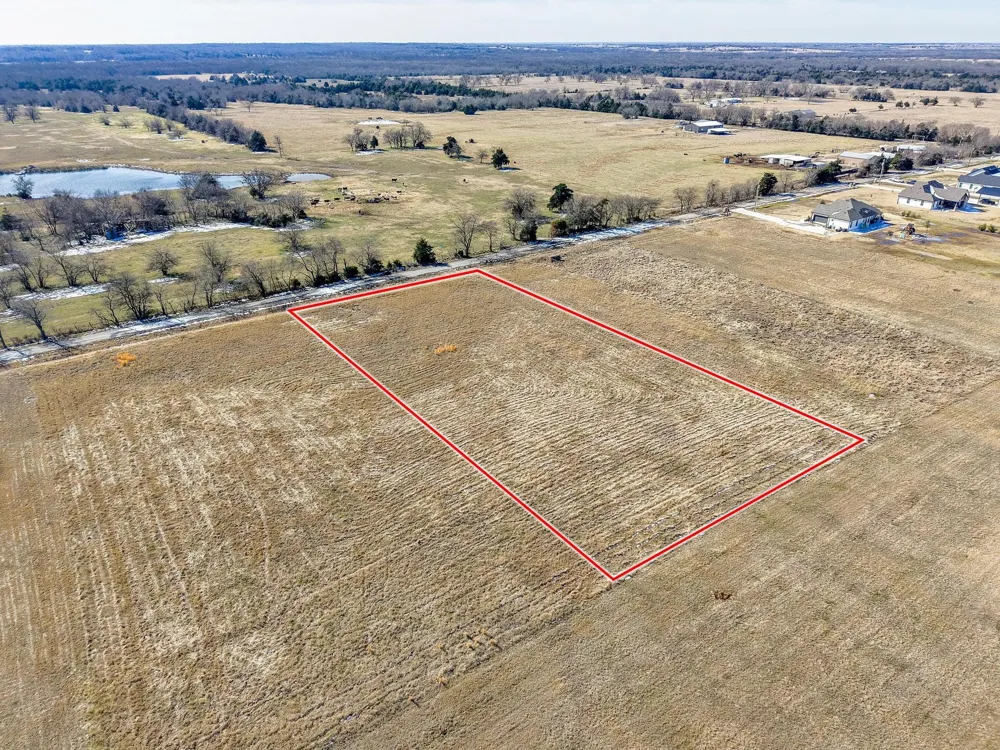 768 County Road 1021 Wolfe City, TX 75496