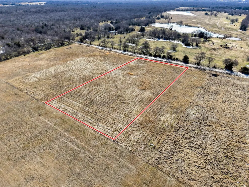 768 County Road 1021 Wolfe City, TX 75496