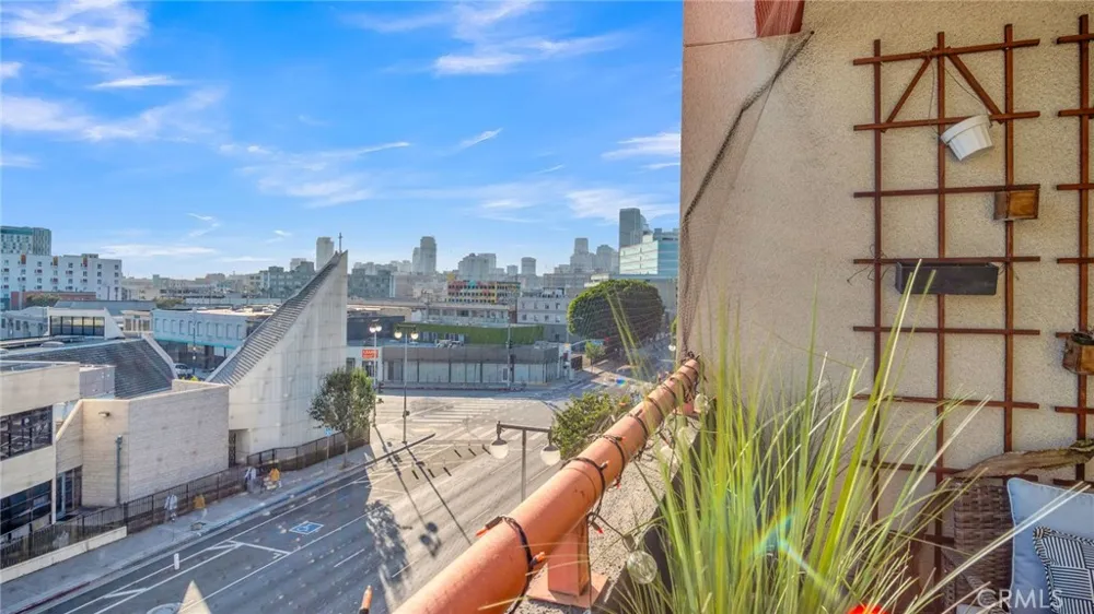 222 S Central #432 Los Angeles, CA 90012