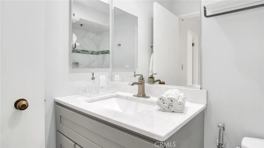 222 S Central #432 Los Angeles, CA 90012