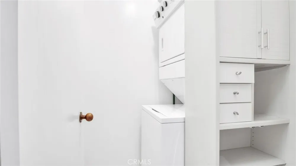222 S Central #432 Los Angeles, CA 90012