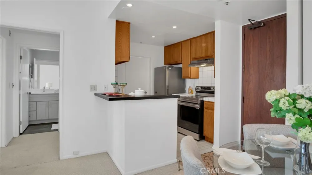 222 S Central #432 Los Angeles, CA 90012