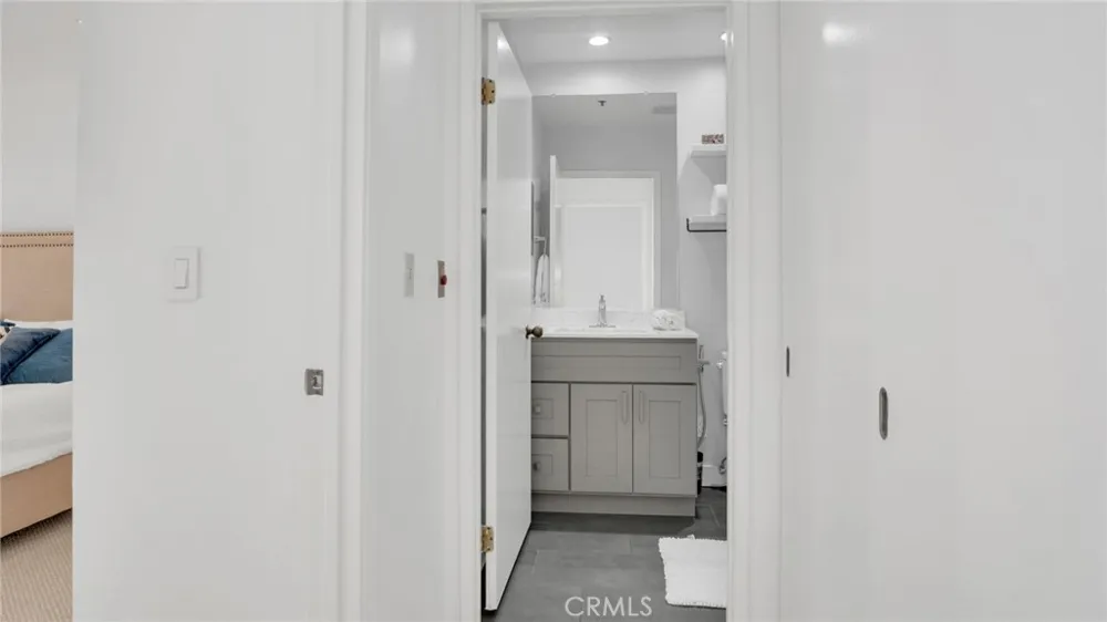 222 S Central #432 Los Angeles, CA 90012