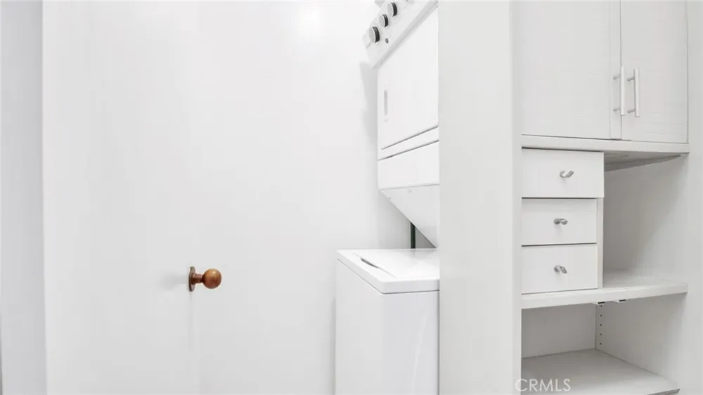222 S Central #432 Los Angeles, CA 90012
