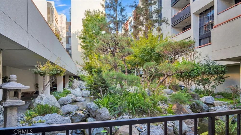 222 S Central #432 Los Angeles, CA 90012