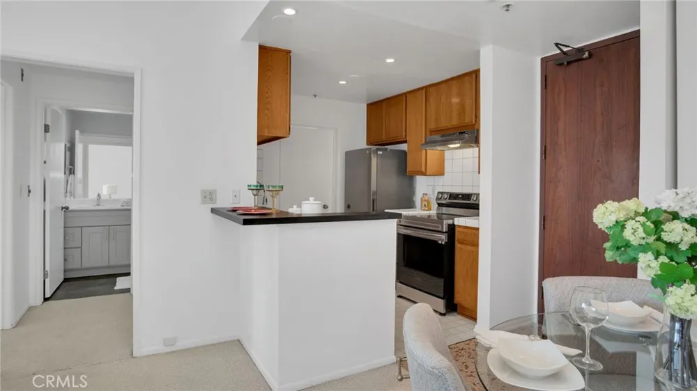 222 S Central #432 Los Angeles, CA 90012