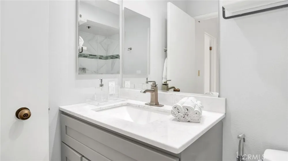 222 S Central #432 Los Angeles, CA 90012