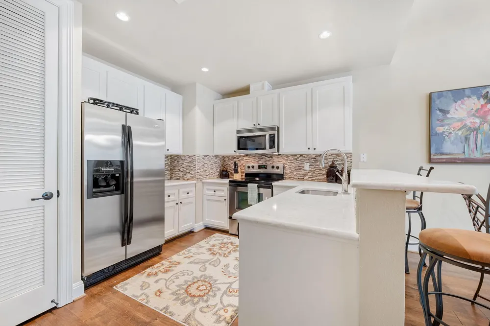 1001 The Cape Road #16 Horseshoe Bay, TX 78657