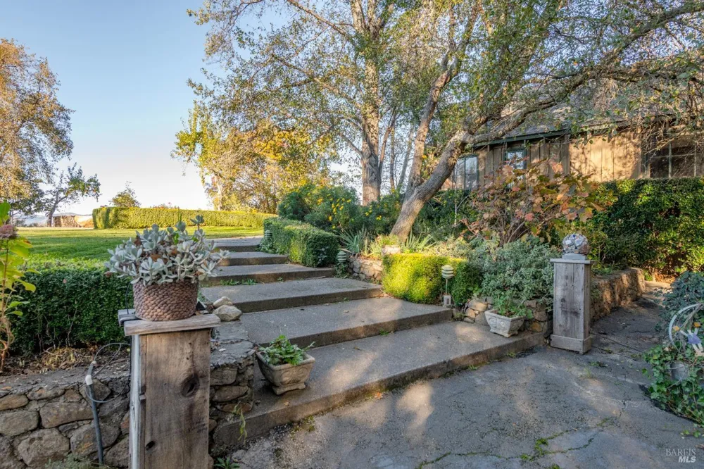 4040 Spring Mountain Road St. Helena, CA 94574