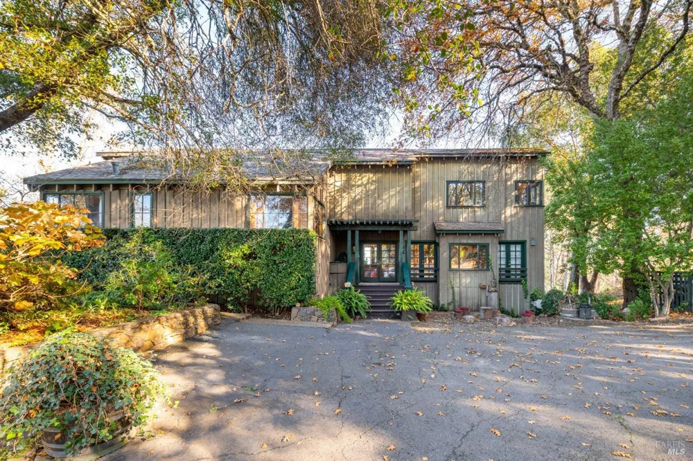 4040 Spring Mountain Road St. Helena, CA 94574