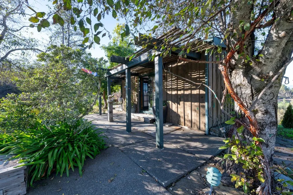 4040 Spring Mountain Road St. Helena, CA 94574