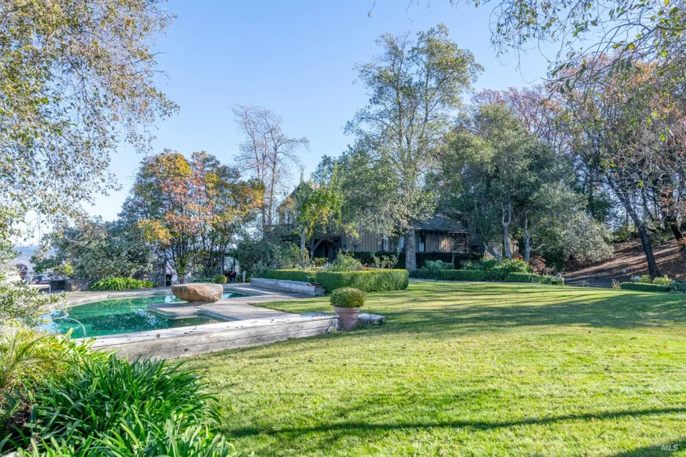 4040 Spring Mountain Road St. Helena, CA 94574